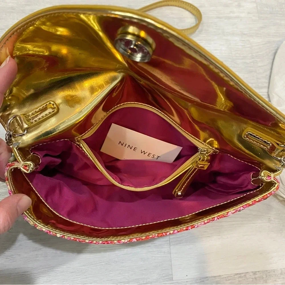 Nine West NWOT Tropical Beach Straw Crossover Purse with Long Strap Crab Buckle